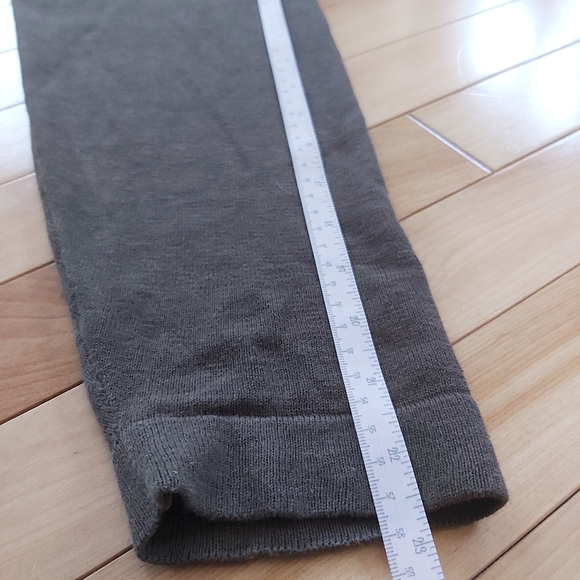 American Blue muted olive v neck - Picture 6 of 8